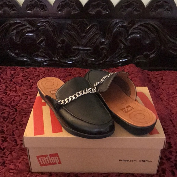 fitflop serene patent mules